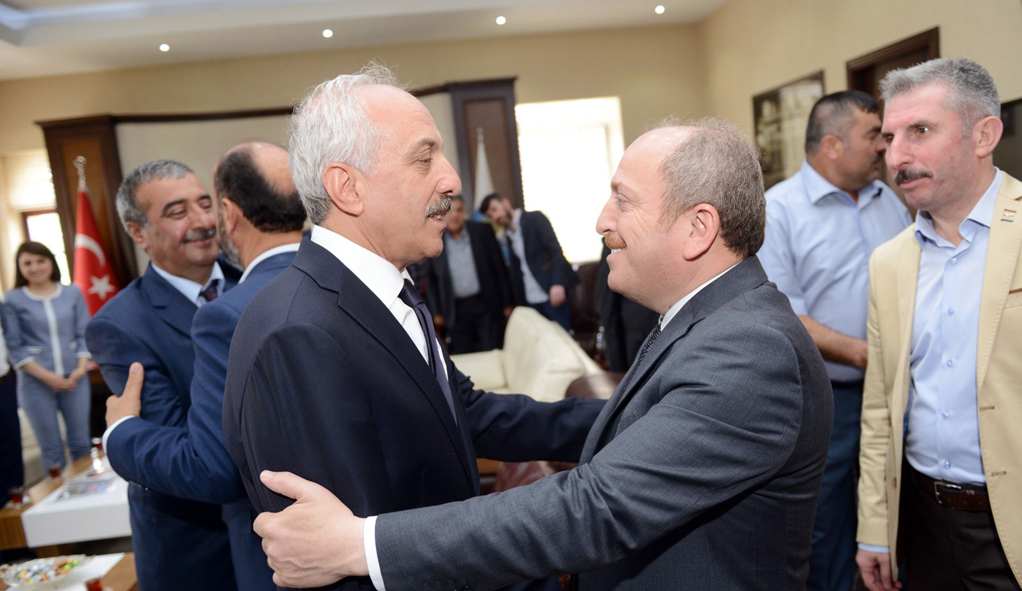 Başkan Gül, Siyasiler ve Halkla Bayramlaştı