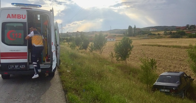 Otomobil Tarlaya Uçtu