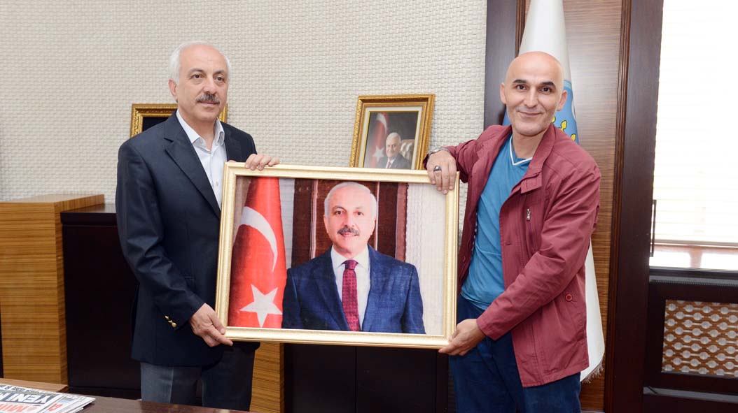 Başkan Gül’ün Resmini Halıya Dokudu