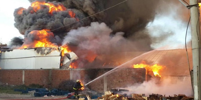 İşyerinin Deposunda Yangın Çıktı