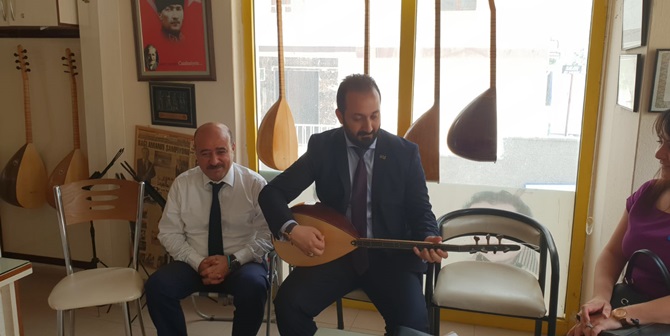 Yılmaz, Müzik Arası Verdi