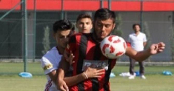 Belediyespor Futbolcu Deniyor