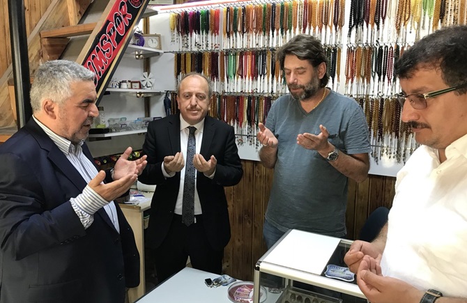 Karadağ, Esnafa Teşekkür Etti