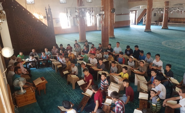 Hafızlardan Şehitler İçin Hatim