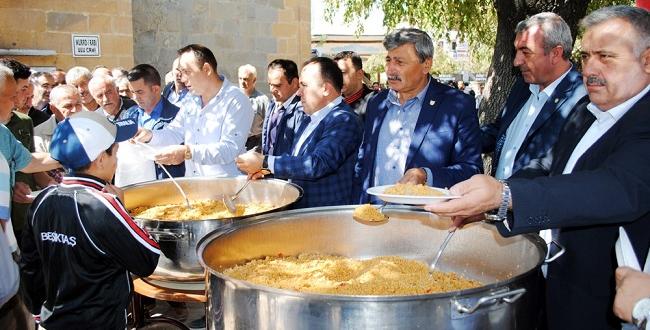 Cami Cemaatine Ahi Pilavı İkram Ettiler