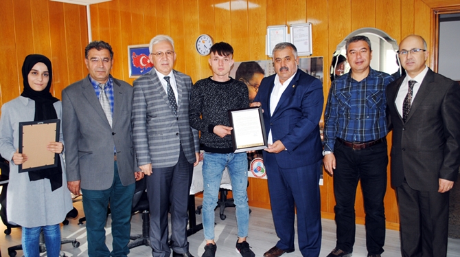 Ticaret Bakanı Yılın Çırak ve Kalfasını Onurlandırdı