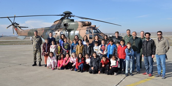 Öğrenciler Merzifon 5. Ana Jet Üs Komutanlığını Gezdi