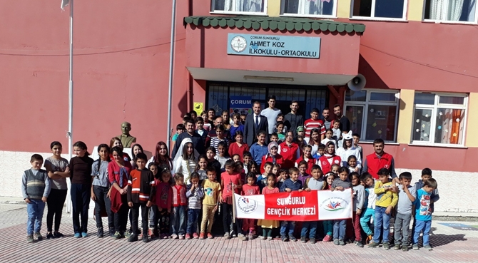 Gençlerden Köy Okullarına Ziyaret