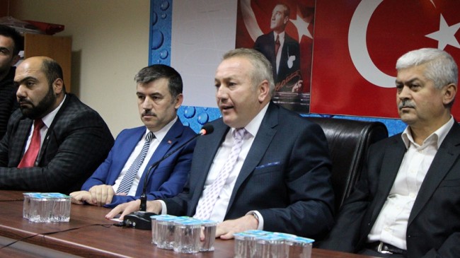 Özkan, Şahiner’i Yine Eleştirdi