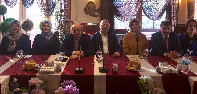 AK Kadınlarla Bir Araya Geldiler