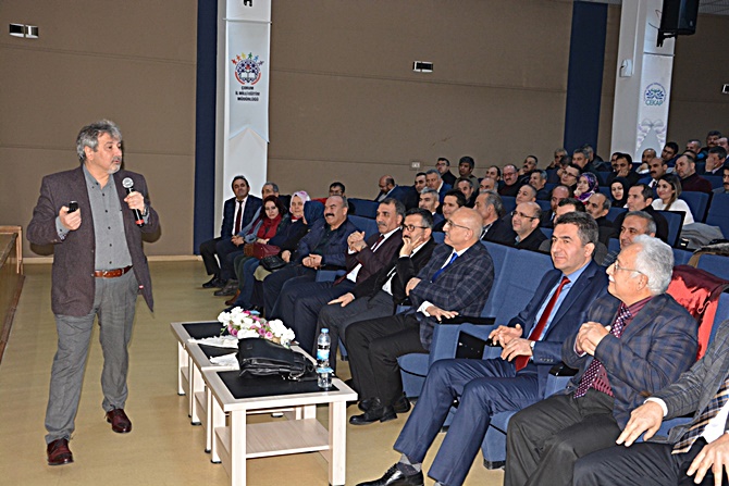 Yönetim Becerileri ve Liderliği Anlattı
