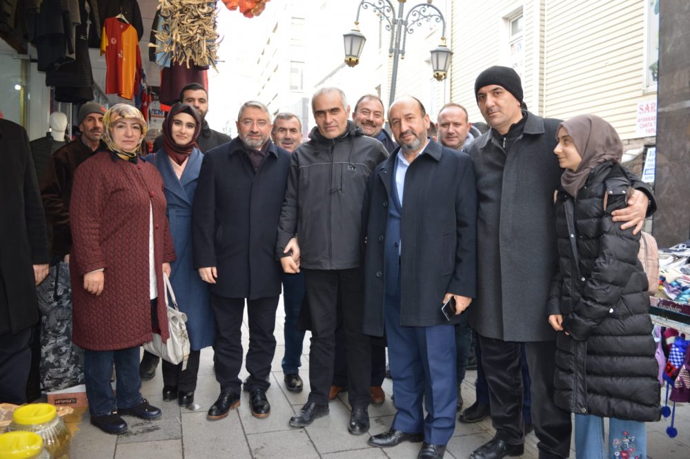 Aşgın, Dur-Durak Bilmiyor