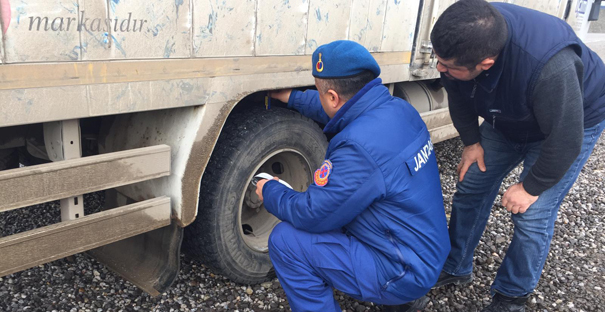 Jandarma Kış Lastiği Denetimi Yaptı