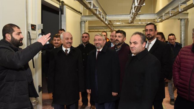 Birlikte Mezbahaneyi Gezdiler
