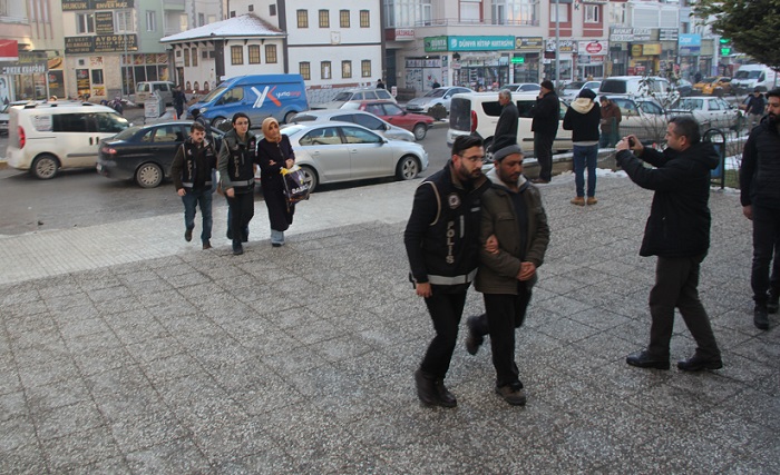 FETÖ’den 5 Kişi Adliyeye Çıkarıldı