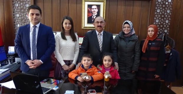 Minikler Tatlı İkram Etti