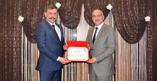 Vali Çiftçi’den, Büyük’e Veda Yemeği