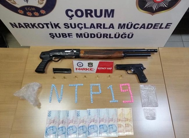 Sokak Satıcılarına Operasyon Yapıldı