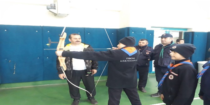 Atlas İzcileri Ok Atmayı Öğrendi