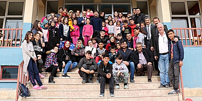 İstanbul’dan Öğrenciler İçin Geldiler