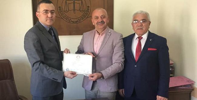 Taner İsbir, Mazbatasını Aldı