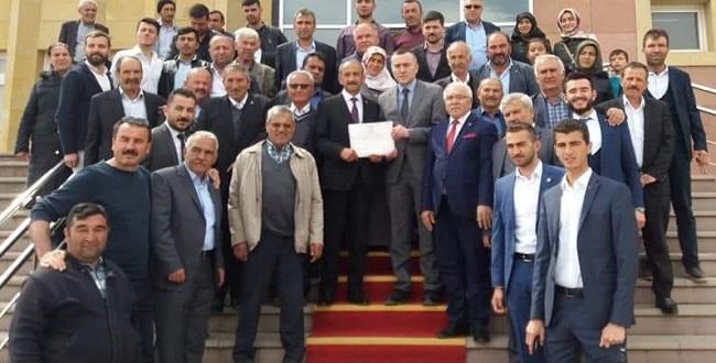 Mehmet Çelik Mazbatasını Aldı