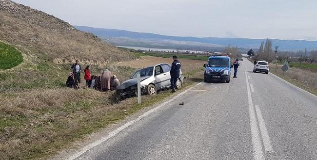 Otomobil Şarampole Devrildi: 6 Yaralı