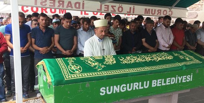 İneğin Öldürdüğü Genç Toprağa Verildi