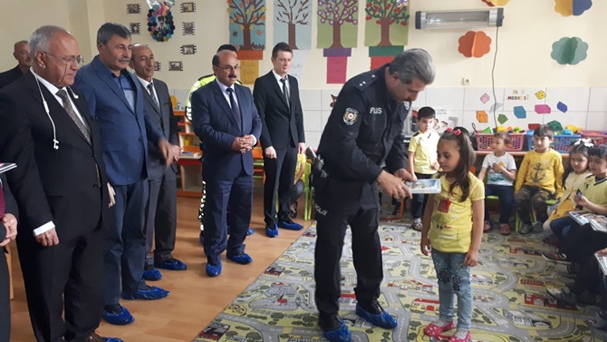 Miniklere Trafik Eğitimi Verildi