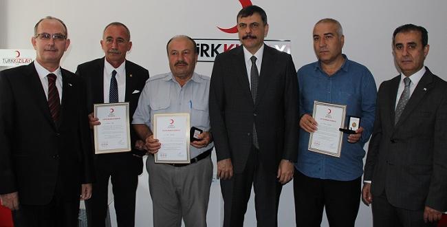 Kan Bağışçıları Ödüllendirildi