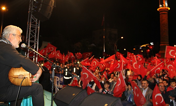 Esat Kabaklı, Çorum’da Konser Verdi