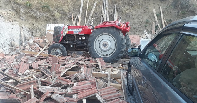 Traktör Evin Bahçesine Uçtu