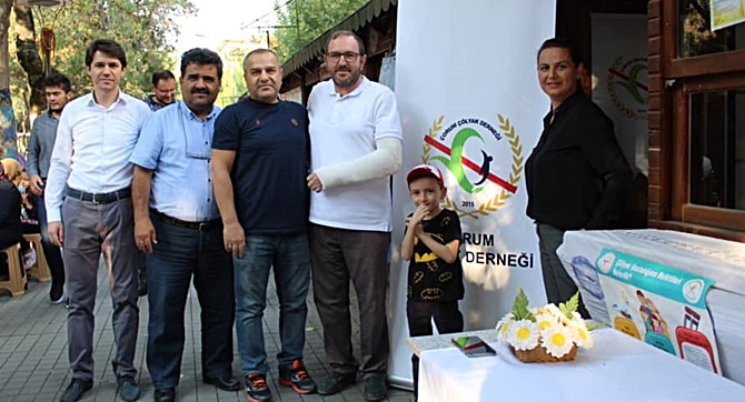 Glutensiz Aşure Dağıttılar