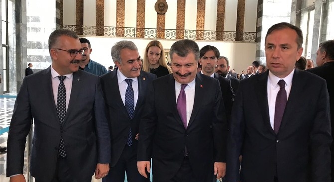 Ahlatcı, Bakanları Kıskaca Aldı