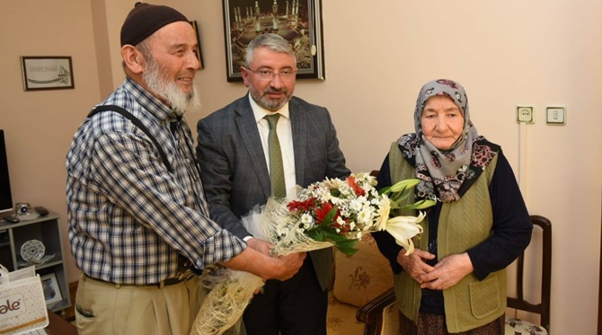 Başkan, Ulu Çınarları Unutmadı