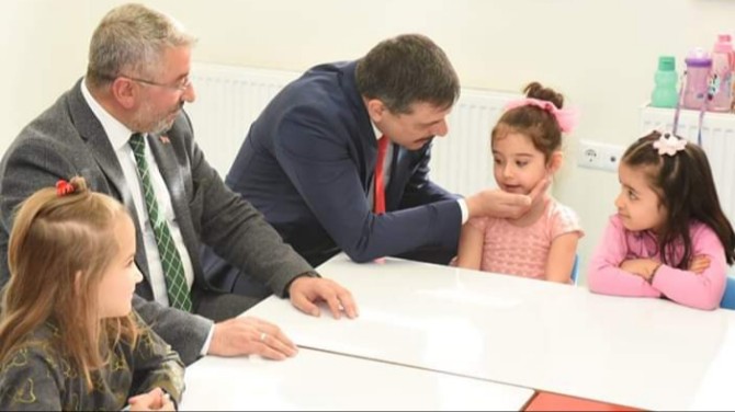 Miniklerle Sohbet Etti