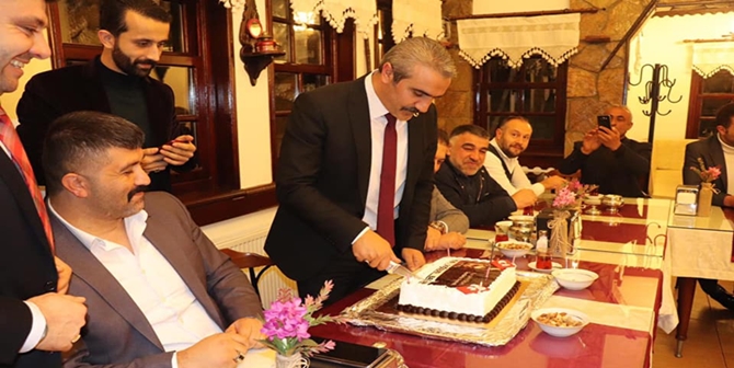 Başkan Karapıçak’a Doğum Günü Sürprizi