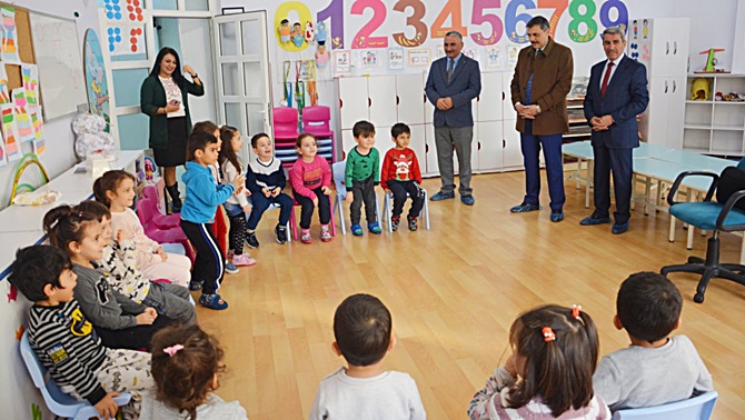 Miniklerle Sohbet Ettiler