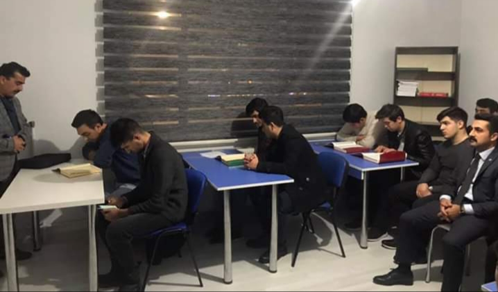 Gençler, Ülkü Ocaklarında Kur’an Öğreniyor