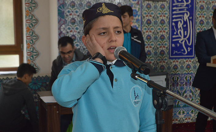 Genç Bilaller Ezan İçin Yarıştı