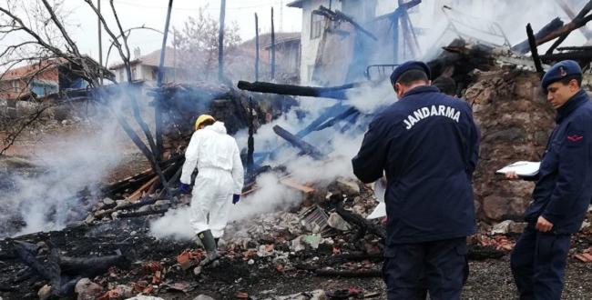 İskilip’te Çıkan Yangında 1 Ev Kül Oldu