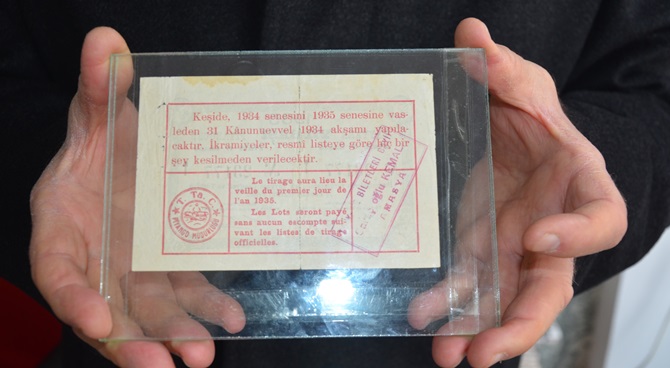 80 Yıllık Bilete Gözü Gibi Bakıyor