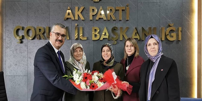 Ahlatcı, AK Partili Kadınlarla Bir Araya Geldi