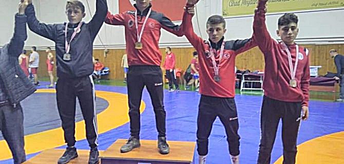 İmam Hatip Öğrencileri Zafere Doymuyor