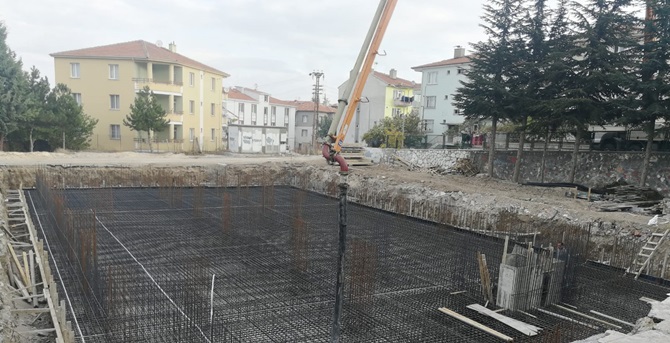 Karşıyaka Ortaokulu’nun Yapımı Hızla Devam Ediyor