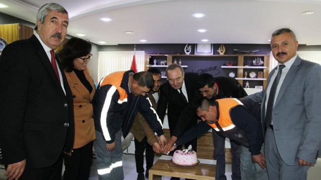 Başkandan Engelli Personele Süpriz