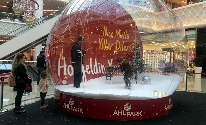 Kar Küresine Girdiler