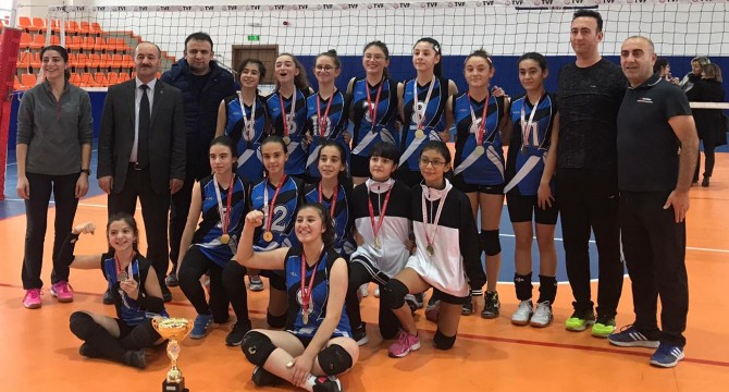 23 Nisan Kızları Finele Şampiyon
