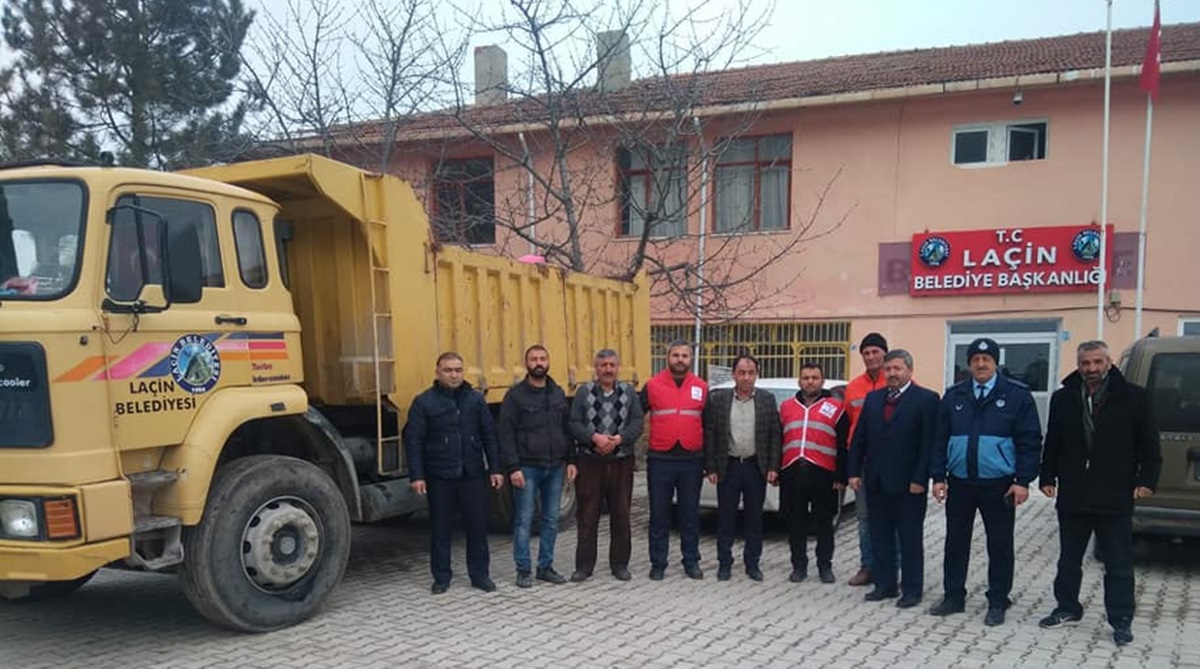 Laçin’de, Yardımlar Kızılay’a Teslim Edildi