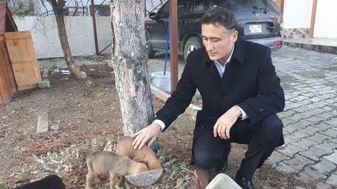 Kaymakam Gönülleri Fethetti